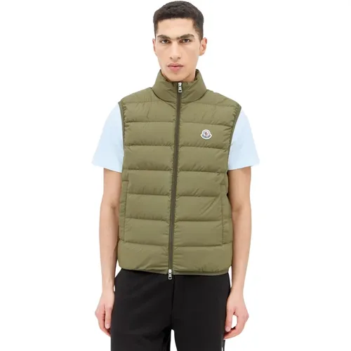 Matte Finish Down Vest , male, Sizes: L, 2XL, XL - Moncler - Modalova