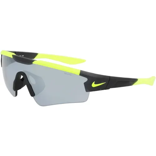 Cloak Sunglasses Anthracite/Silver Flash , male, Sizes: 57 MM - Nike - Modalova