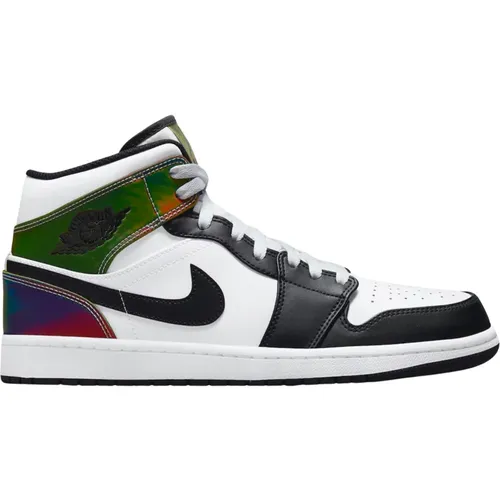 Heat Reactive Air Jordan 1 Mid , male, Sizes: 13 UK, 10 1/2 UK, 13 1/2 UK, 15 1/2 UK, 8 1/2 UK, 11 UK, 11 1/2 UK, 10 UK, 4 1/2 UK, 3 1/2 UK, 4 UK, 8 U - Nike - Modalova