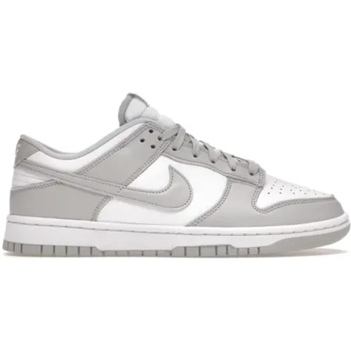 Dunk LOW Grey FOG , male, Sizes: 6 UK, 5 UK, 13 1/2 UK, 13 UK, 8 UK, 7 UK, 11 UK, 10 1/2 UK, 12 UK - Nike - Modalova