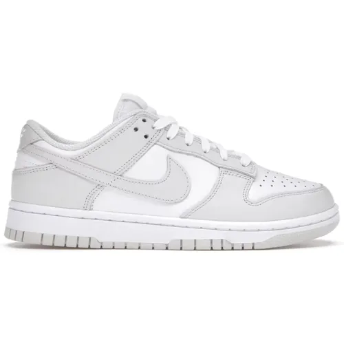 Low Photon Dust Sneakers , female, Sizes: 9 UK, 5 1/2 UK, 4 1/2 UK, 9 1/2 UK, 7 1/2 UK, 3 1/2 UK, 3 UK, 7 UK, 8 UK, 5 UK - Nike - Modalova