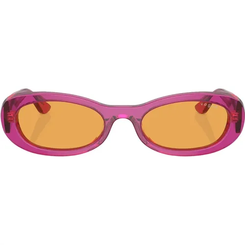 Moderne ovale Sonnenbrille mit lila Rahmen - Vogue - Modalova