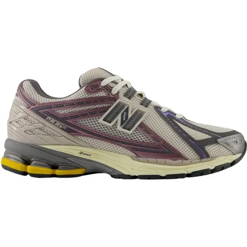 Stylish Unisex Sneakers Elevate Casual Outfits , female, Sizes: 2 UK, 1 1/2 UK, 4 UK, 7 1/2 UK, 4 1/2 UK, 6 UK, 5 UK, 7 UK, 2 1/2 UK, 3 1/2 UK, 8 1/2 - New Balance - Modalova