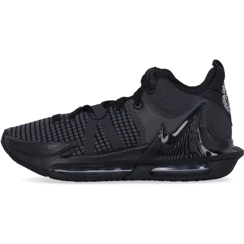 Lebron Witness VII Basketball Shoe , male, Sizes: 11 1/2 UK, 2 1/2 UK, 8 1/2 UK, 2 UK, 8 UK, 1 1/2 UK - Nike - Modalova