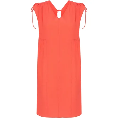V-Neck Backless Dress Hot Coral , female, Sizes: XS, S, M, XL, L - Soaked in Luxury - Modalova