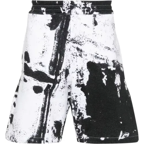 Shorts with Paint Splatter Detail , male, Sizes: M, S - alexander mcqueen - Modalova