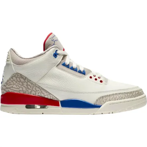 Limited Edition Air Jordan 3 Retro , male, Sizes: 11 1/2 UK, 15 1/2 UK, 13 UK, 10 1/2 UK, 6 1/2 UK, 8 UK, 11 UK, 7 UK, 12 UK, 8 1/2 UK, 14 1/2 UK, 13 - Nike - Modalova