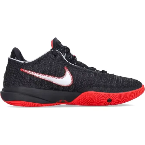 Trinity Basketball Shoe /Red , male, Sizes: 8 UK, 7 UK - Nike - Modalova