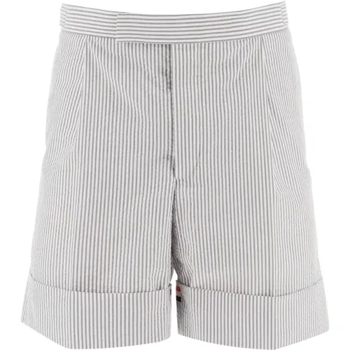 Casual Shorts,Gestreifte Shorts mit Tricolor-Details - Thom Browne - Modalova
