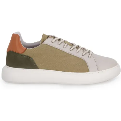 Sneakers , male, Sizes: 8 UK, 9 UK - Ambitious - Modalova