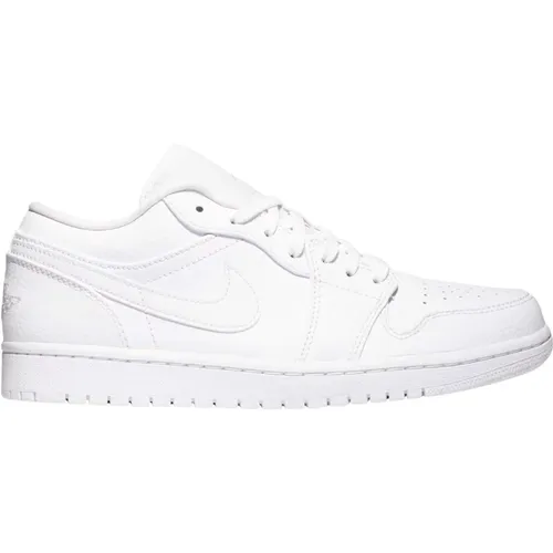 Limited Edition Air Jordan 1 Low , male, Sizes: 6 1/2 UK, 10 1/2 UK, 14 1/2 UK, 10 UK, 11 1/2 UK, 12 UK, 13 1/2 UK - Nike - Modalova