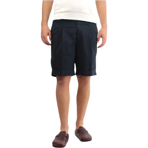 Comfortable Bermuda Shorts Mike Model , male, Sizes: M, XL, 2XL, S, L - 40Weft - Modalova