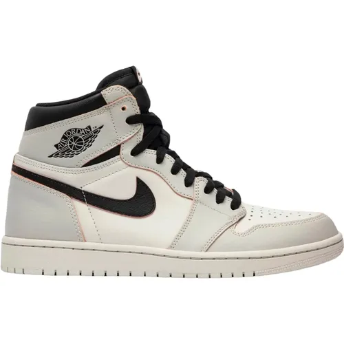 Limited Edition Retro High x SB 'Defiant 1s' , male, Sizes: 3 1/2 UK, 4 UK, 15 1/2 UK, 6 UK, 2 1/2 UK, 9 UK, 11 UK, 8 UK, 13 1/2 UK, 10 1/2 UK, 11 1/2 - Nike - Modalova