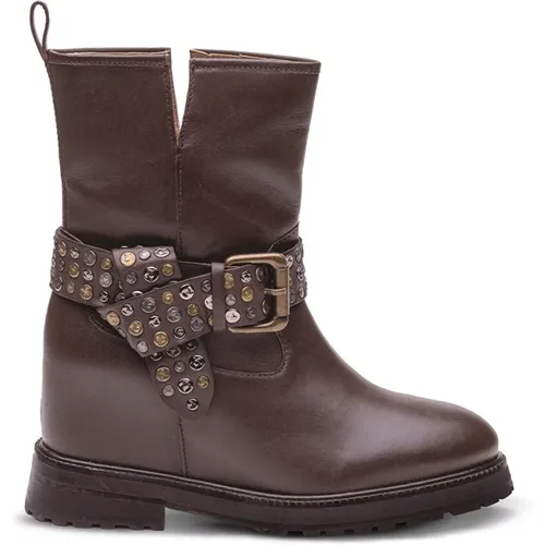 Studded ankle boots in leather , female, Sizes: 7 UK, 4 UK, 6 UK, 5 UK - Emanuelle Vee - Modalova