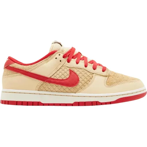 Erdbeerwaffel Retro SE Sneakers - Nike - Modalova