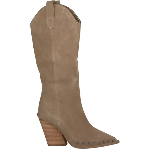 Studded Leather Pointed Toe Boots , female, Sizes: 5 UK, 6 UK - Alma en Pena - Modalova