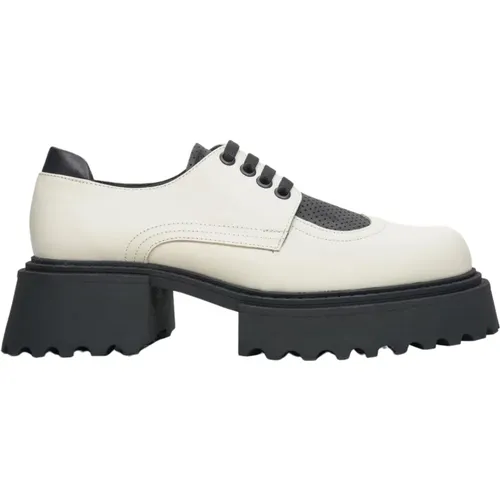 Damen & Schwarze Leder Brogues mit Chunky Sole Er00113785 - Estro - Modalova