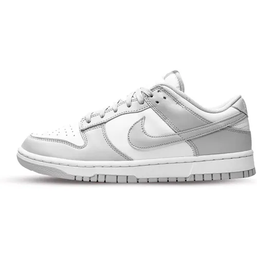 Grey Fog Dunk Low Sneakers , unisex, Sizes: 14 1/2 UK, 10 1/2 UK, 13 1/2 UK, 13 UK, 8 UK, 11 1/2 UK, 5 UK, 10 UK, 4 UK, 6 UK, 12 UK, 8 1/2 UK, 7 UK, 1 - Nike - Modalova