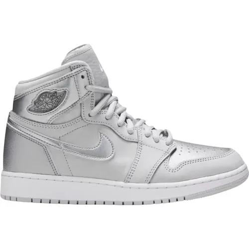 Limited Edition Air Jordan 1 High Retro , male, Sizes: 3 1/2 UK, 4 1/2 UK, 2 UK, 5 UK, 4 UK, 6 UK, 2 1/2 UK - Nike - Modalova