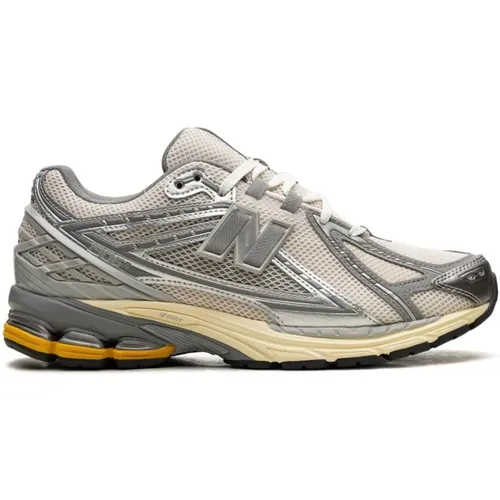 Sneakers Silver , male, Sizes: 11 UK, 8 1/2 UK, 9 1/2 UK, 12 UK, 6 1/2 UK - New Balance - Modalova