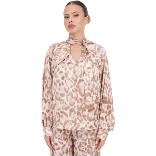 Bluse mit Leopardenmuster, Koreanischem Kragen und Schleife , Damen, Größe: XL - Simona Corsellini - Modalova