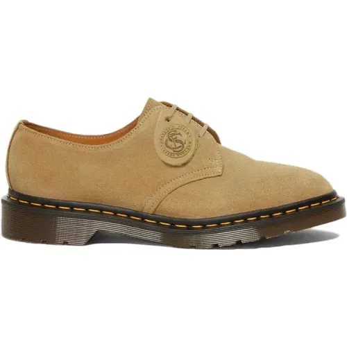 Almond Buck Wildleder Schuhe , Herren, Größe: 41 EU - Dr. Martens - Modalova