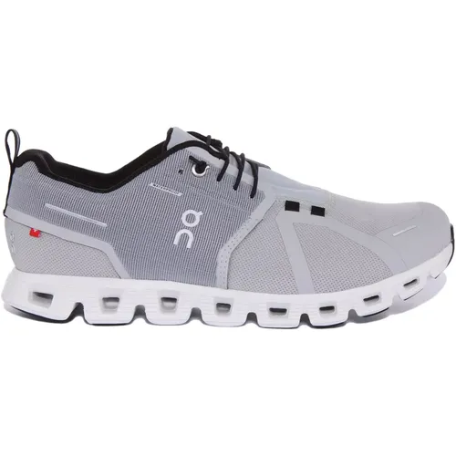 Cloud 5 Waterproof Sneakers Grey Men , male, Sizes: 7 UK, 12 UK, 10 1/2 UK, 8 UK, 10 UK - ON Running - Modalova