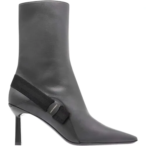 Spitze Zehen Lederstiefel mit Seitenreißverschluss , Damen, Größe: 37 1/2 EU - Salvatore Ferragamo - Modalova