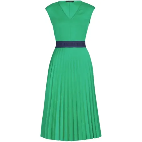 Neoprene Pleated Dress with Fitted Bodice and Voluminous Sunburst Skirt , female, Sizes: L - Carolina Herrera - Modalova