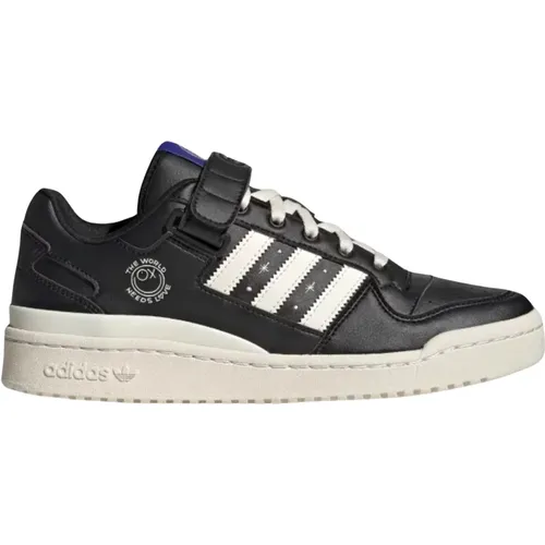 Limitierte Auflage Schwarz Creme Weiße Sneakers , Herren, Größe: 46 EU - Adidas - Modalova