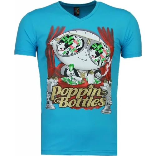 Poppin Stewie - Herren T-Shirt - 1498B - Local Fanatic - Modalova