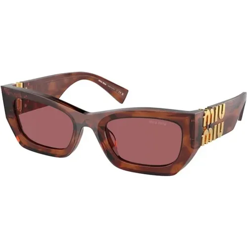 Brauner Rahmen, Dunkelviolette Gläser Sonnenbrille - Miu Miu - Modalova