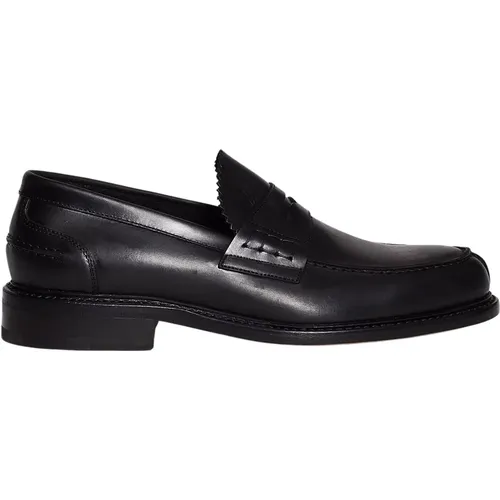 Leather Moccasin, Classic Style , male, Sizes: 6 1/2 UK, 7 1/2 UK - Berwick - Modalova