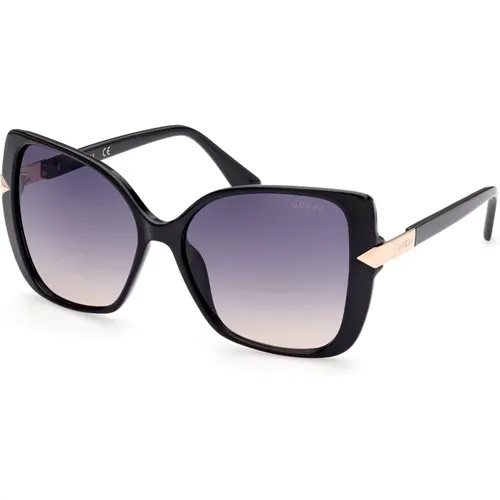 Stilvolle Sonnenbrille mit Verlaufsglas,Stilvolle Sonnenbrille mit brauner Verlaufslinse,Stylische Sonnenbrille in Braun und Lila - Guess - Modalova