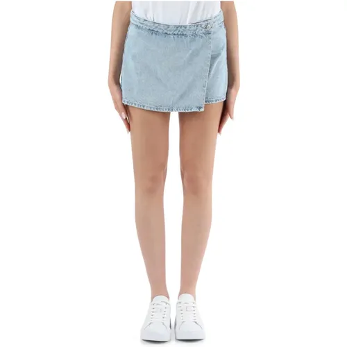 Denim Patch Logo Mini Skirt , female, Sizes: W26, W28, W27 - Calvin Klein Jeans - Modalova