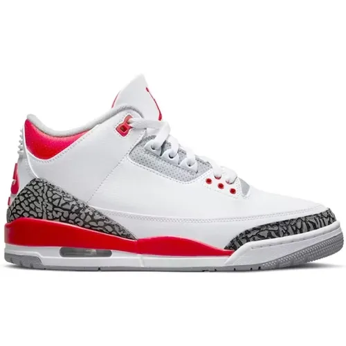 Fire Red Retro Sneakers 2022 , male, Sizes: 10 UK, 8 UK - Jordan - Modalova