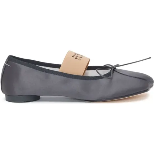 Graue flache Schuhe mit Signaturdetails , Damen, Größe: 36 EU - MM6 Maison Margiela - Modalova