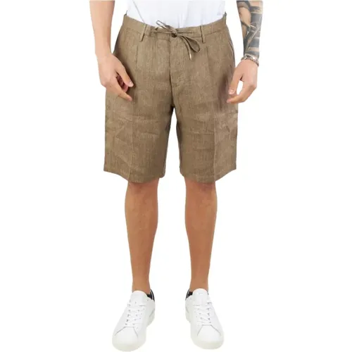 Dove Grey Bermuda Shorts with Darts , male, Sizes: M, L, XL - Briglia - Modalova