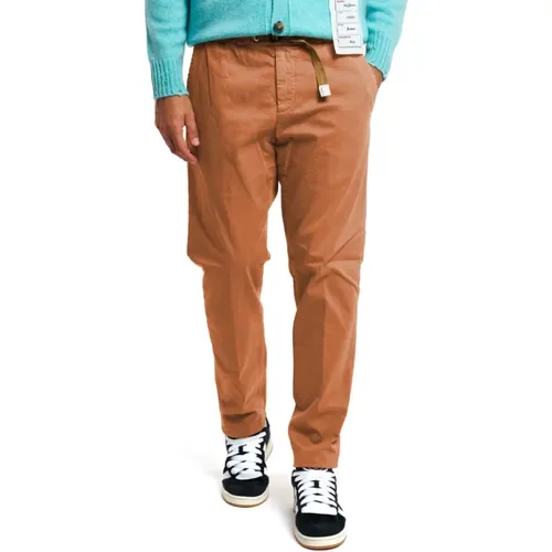 Chino Pantalone in Rust , male, Sizes: S, XS, L, M - White Sand - Modalova