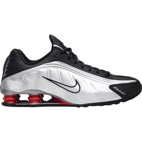 Limited Edition Black Metallic Silver Shox R4 , male, Sizes: 10 1/2 UK, 11 UK, 12 UK, 14 1/2 UK, 3 1/2 UK, 7 UK, 13 1/2 UK, 15 1/2 UK, 8 UK, 8 1/2 UK, - Nike - Modalova