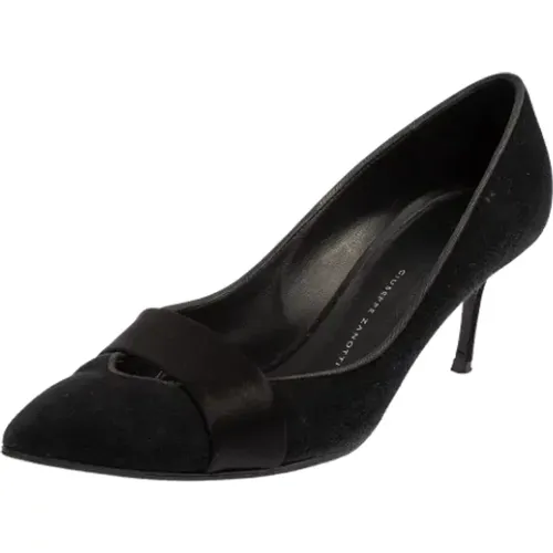 Pre-owned Suede heels , female, Sizes: 4 1/2 UK - Giuseppe Zanotti Pre-owned - Modalova
