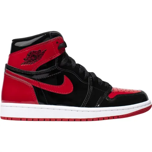 Limited Edition Retro High OG Bred , male, Sizes: 5 UK, 9 UK, 2 1/2 UK, 1 1/2 UK, 15 1/2 UK, 14 1/2 UK, 6 UK, 4 1/2 UK, 10 UK, 12 UK, 11 UK, 13 UK, 7 - Nike - Modalova