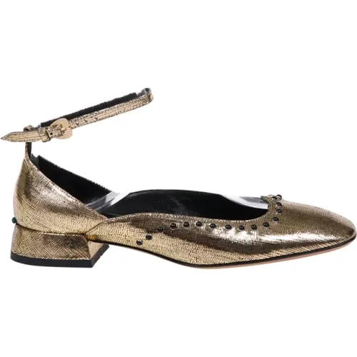 Goldener Schuh für Stilvolle Outfits - A. BOCCA - Modalova