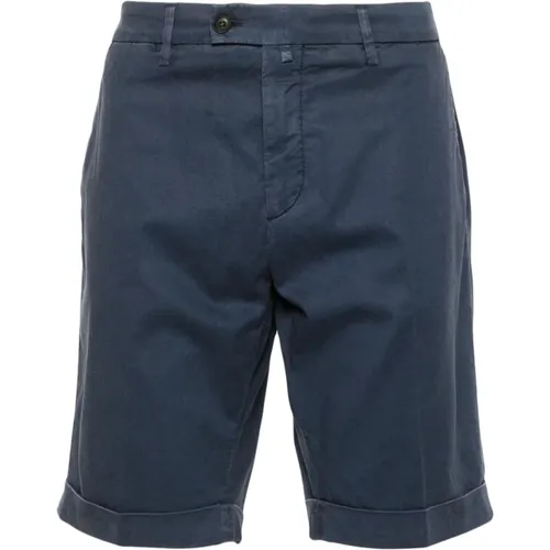 Blaue Casual Bermuda Shorts,Grüne Casual Bermuda Shorts - Corneliani - Modalova