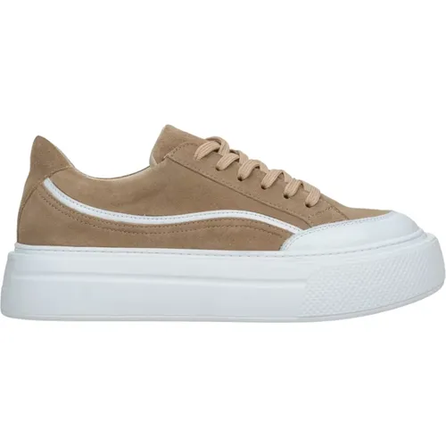 Damen Braune Low-Top Sneakers aus echtem italienischem Velours Er00115644 , Damen, Größe: 36 EU - Estro - Modalova