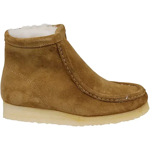 Wallabee Hi Suede Leather Boots , female, Sizes: 3 UK, 4 UK, 4 1/2 UK - Clarks - Modalova