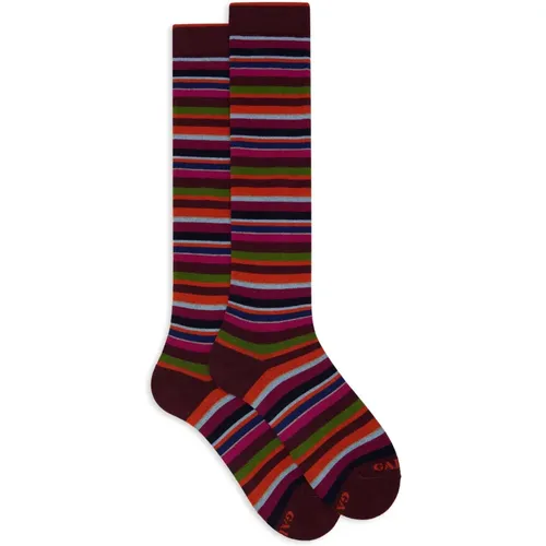 Lange fuchsia Baumwollsocken für Damen mit mehrfarbigen Mikrostreifen - Gallo - Modalova