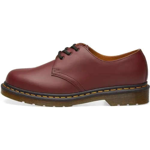 Classic Cherry Shoes , male, Sizes: 9 UK, 6 UK, 10 UK, 11 UK, 7 UK, 12 UK - Dr. Martens - Modalova