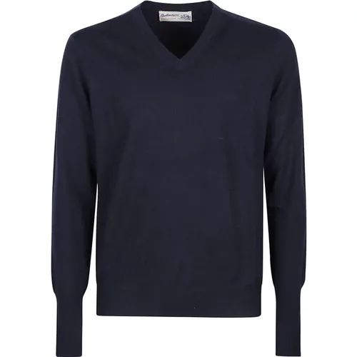 Plain V-Neck Sweater , male, Sizes: L, XL, 3XL, 2XL - Ballantyne - Modalova