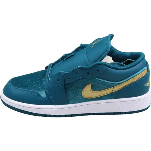 Velvet Geode Teal Low SE Sneakers , Damen, Größe: 38 1/2 EU - Jordan - Modalova